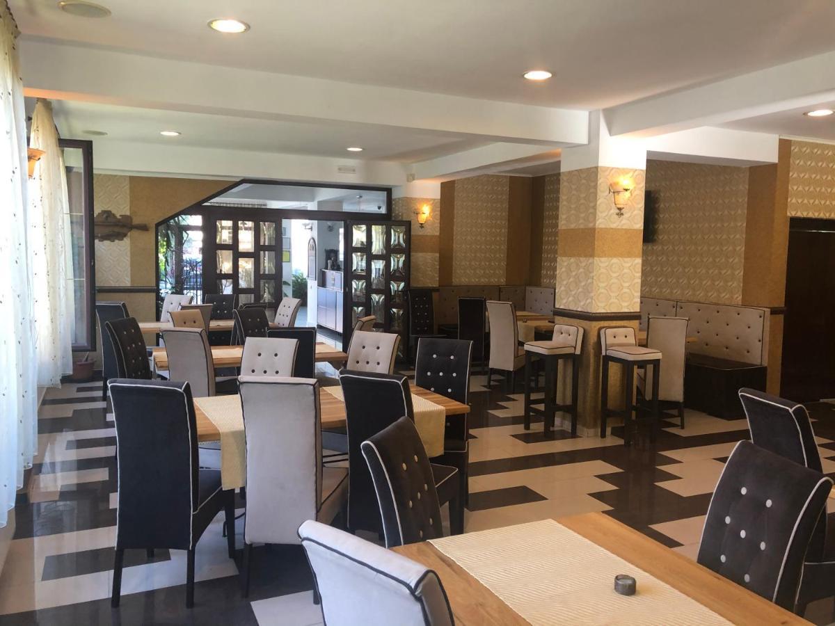 Hotel Boutique Garden Resort By Brancoveanu 莫伊西德约斯 外观 照片